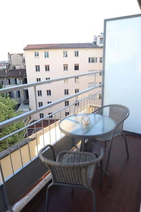 Santa Maria Novella - Golden Lily Florence, City Center Apartment