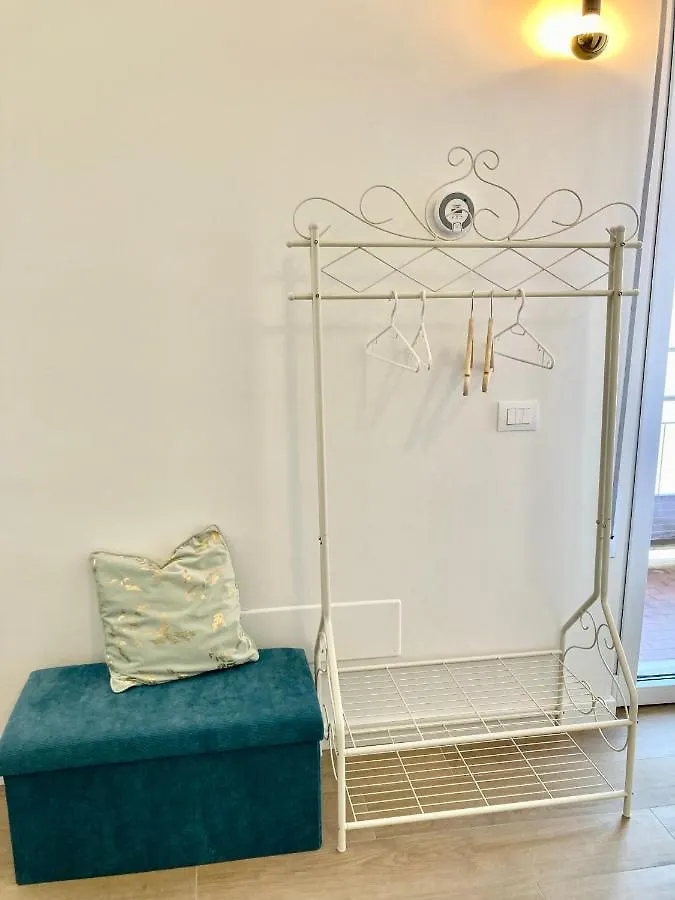 Santa Maria Novella - Golden Lily Florence, City Center Apartment 0*, Florens