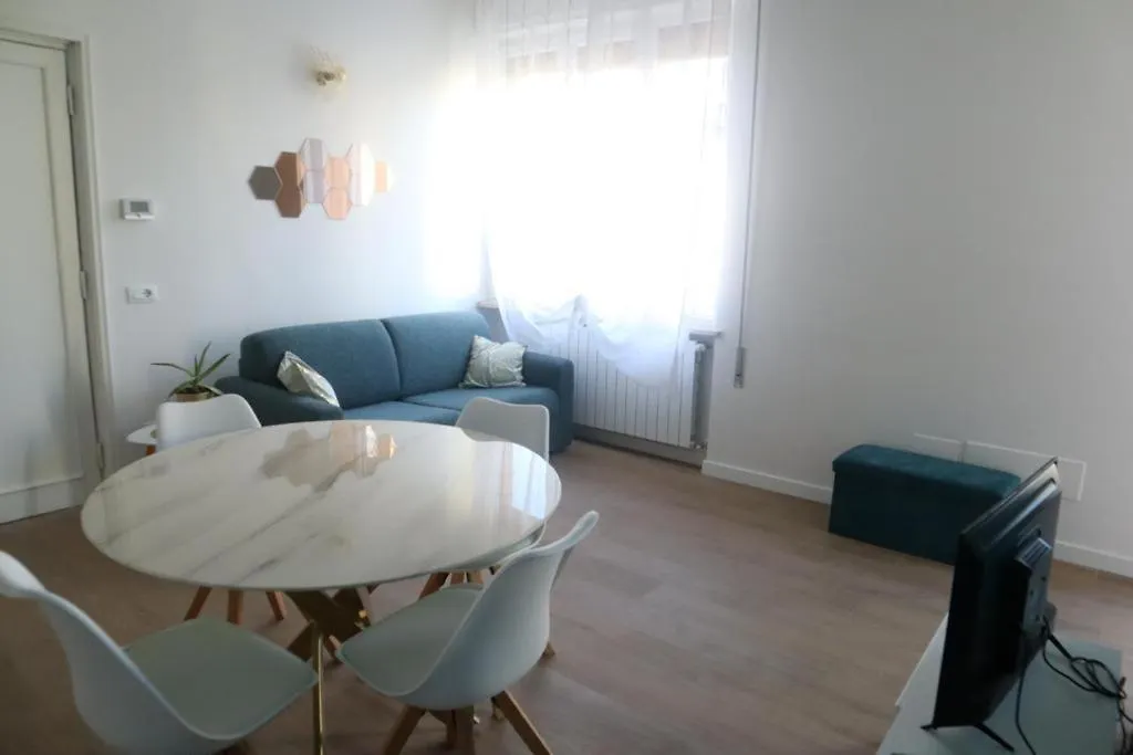 Santa Maria Novella - Golden Lily Florence, City Center Apartment