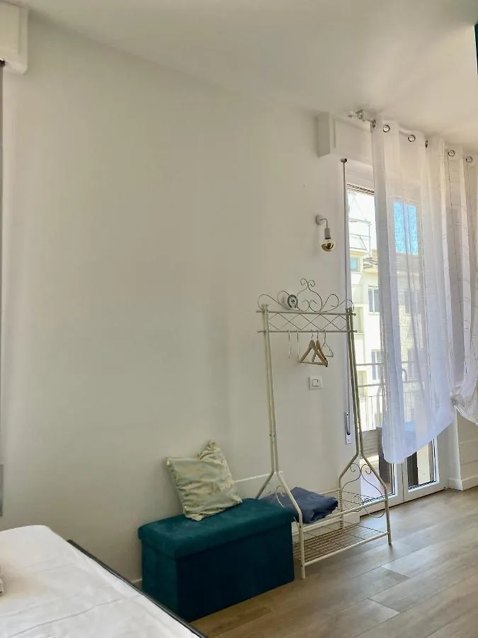 Santa Maria Novella - Golden Lily Florence, City Center Apartment
