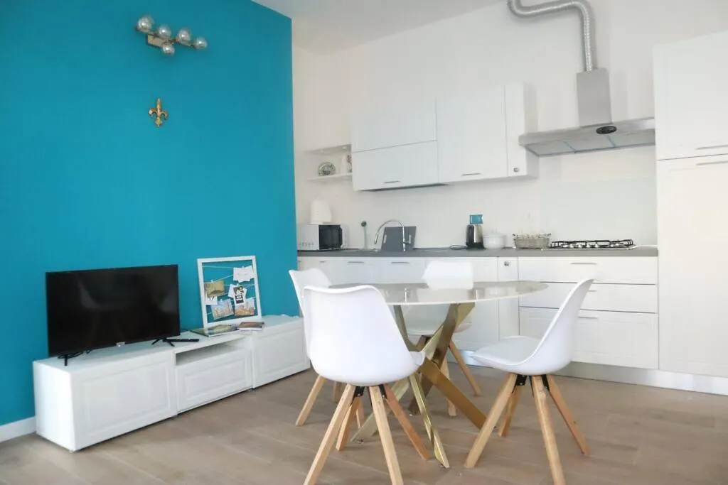 Santa Maria Novella - Golden Lily Florence, City Center Apartment Ιταλία